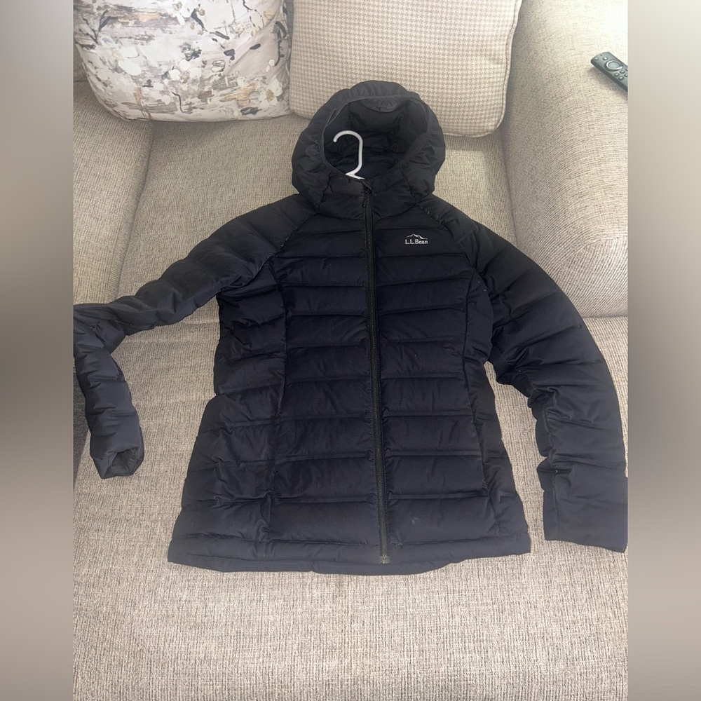 L.L. Bean Women's Black Hooded Puffer Jacket